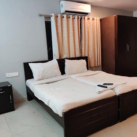 Collection O Jubilee Banjara Suites Haïdarabad Extérieur photo