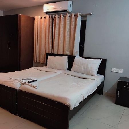 Collection O Jubilee Banjara Suites Haïdarabad Extérieur photo